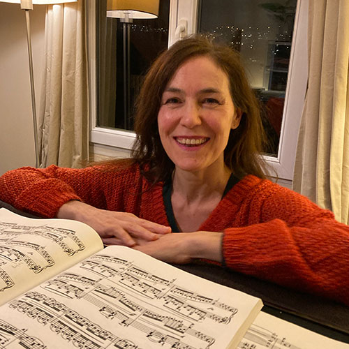 Experte couleur Caroline Duris compositrice, musicienne et coach pour le cinéma